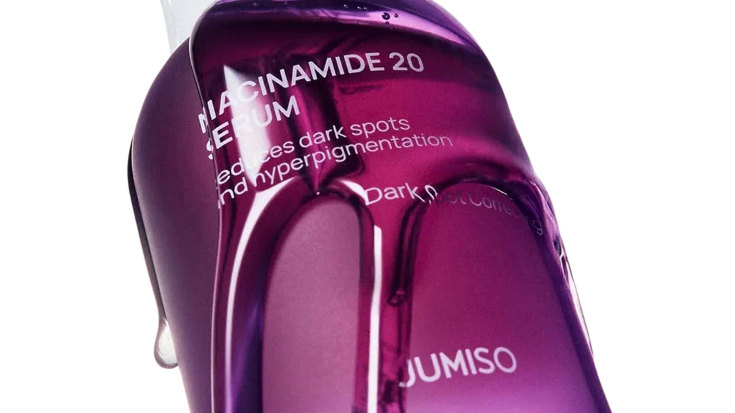 Fyra genomskinliga droppflaskor med ansiktserum från Beauty of Joseon i olika färger, mjukt upplysta mot en ljus bakgrund.