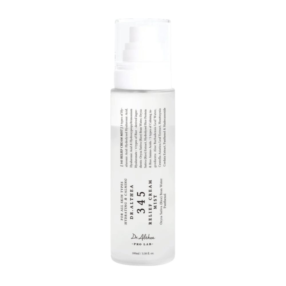 Dr. Althea 345 Relief Cream Mist em fundo branco, um spray facial leve com fórmula bifásica que hidrata, acalma e fortalece a pele ao longo do dia.
