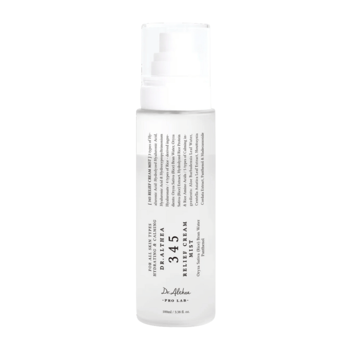 Dr. Althea 345 Relief Cream Mist em fundo branco, um spray facial leve com fórmula bifásica que hidrata, acalma e fortalece a pele ao longo do dia.