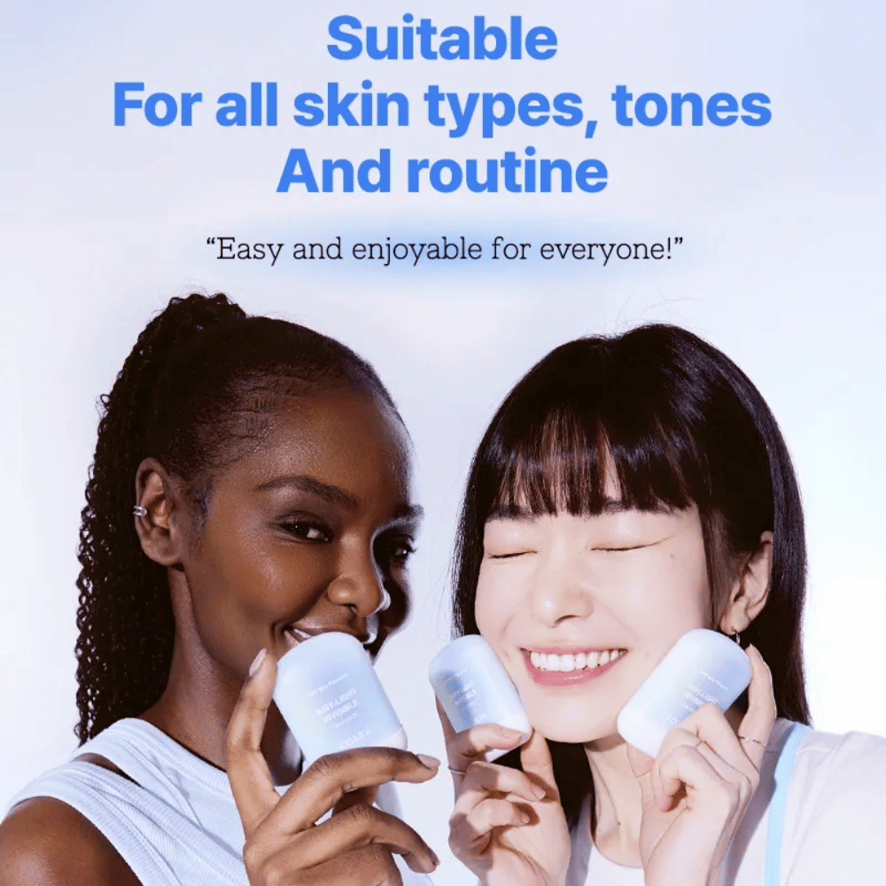 Duas pessoas exibem COSRX Airy-Light Invisible Sun Stick – protetor solar leve que se adapta a todos os tipos de pele, tons e rotinas.
