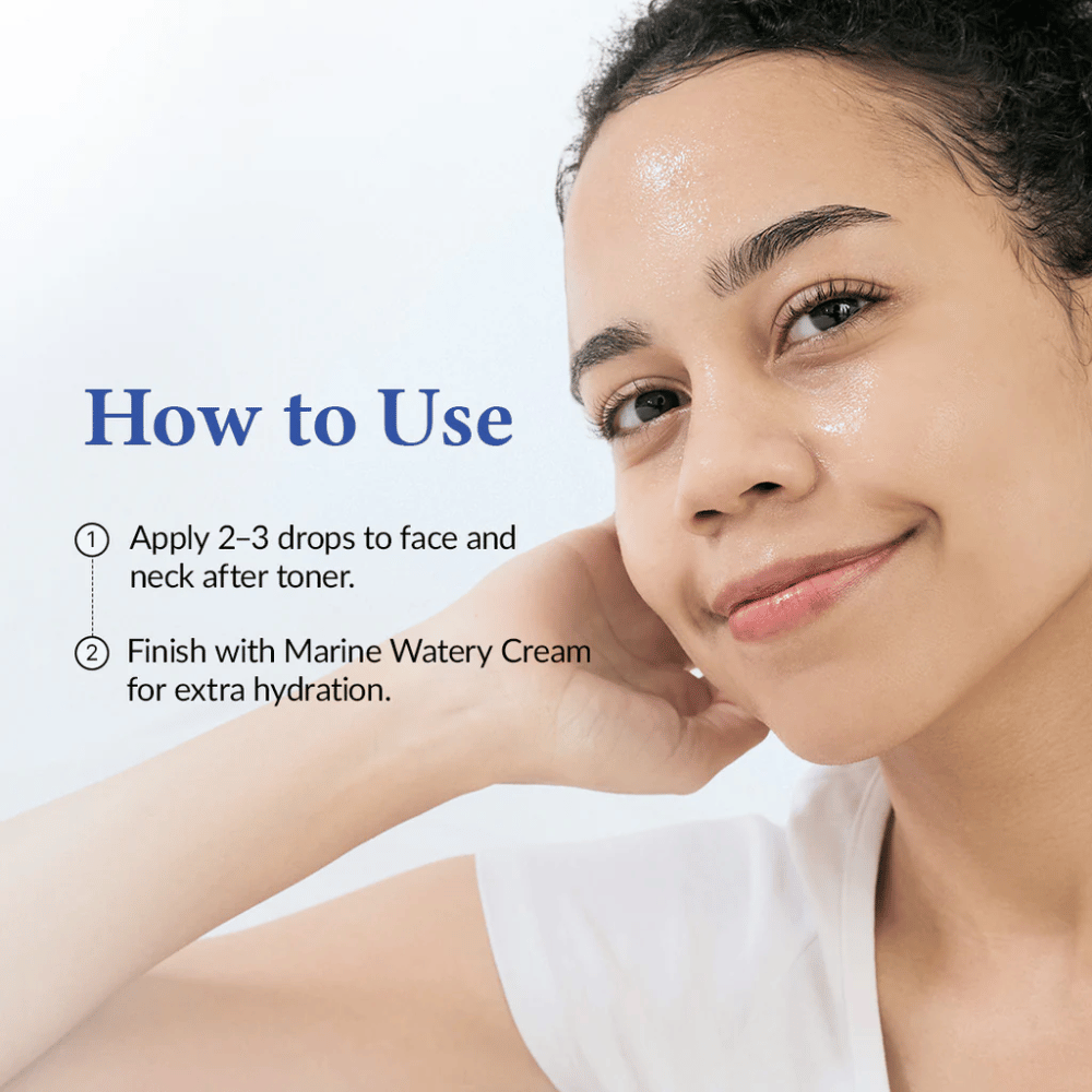 Mulher com pele hidratada e brilhante que aplicou sérum. Imagem mostrando como Dr. Althea Aqua Marine Deep Serum é usado após o tônico para hidratação intensa e brilho no rosto e pescoço.