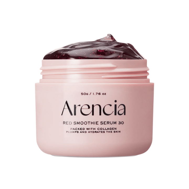 Närbild på Arencia Red Smoothie Serum 30 i rosa burk, fyllt med djup röd gel för återfuktning och spänst.