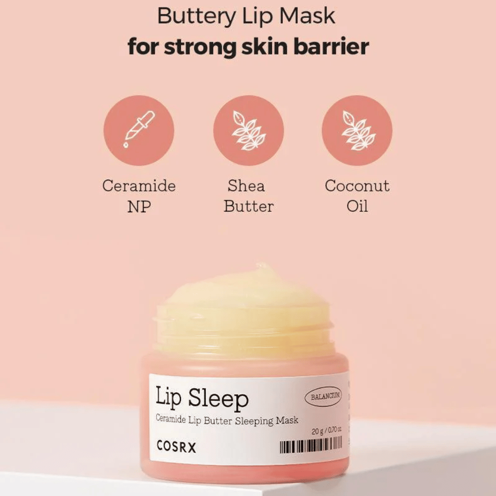 COSRX Lip Sleep com texto sobre ingredientes: ceramida NP, manteiga de karité e óleo de coco – uma máscara noturna amanteigada que fortalece a barreira protetora dos lábios.