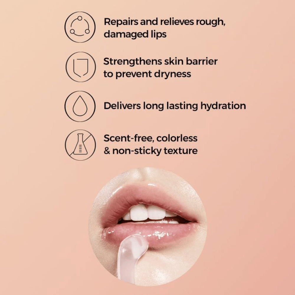 Close-up de lábios com a máscara COSRX Lip Sleep sendo aplicada. O texto destaca as características do produto: repara lábios rachados, fortalece a barreira cutânea e proporciona hidratação duradoura.