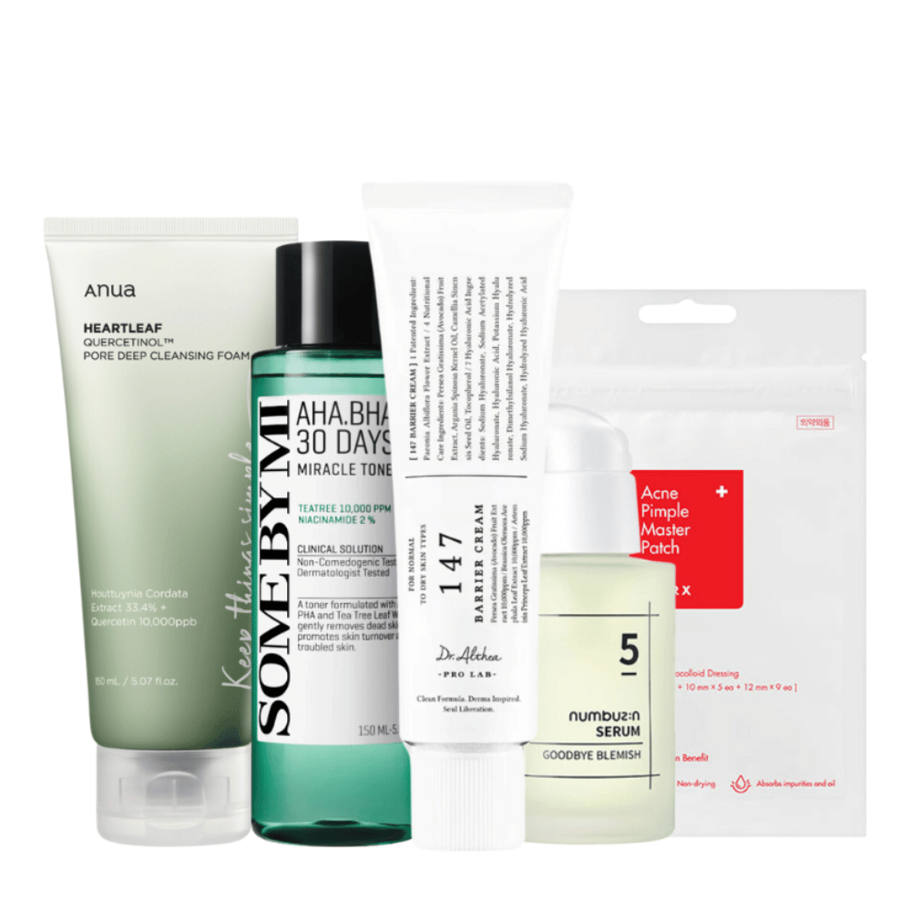 
Uma coleção de produtos de cuidados com a pele destinados a combater manchas e acne. O conjunto contém Anua Heartleaf Quercetin+ Pore Deep Cleansing Foam, SOME BY MI AHA.BHA.PHA 30 Dias Miracle Toner, Dr. Althea Pro Lab 5 Numbuzin Serum, e Acne Pimple Master Patch. Esses produtos são especialmente formulados para acalmar, clarear e tratar a pele problemática, além de reduzir eficazmente a visibilidade de espinhas e poros.
