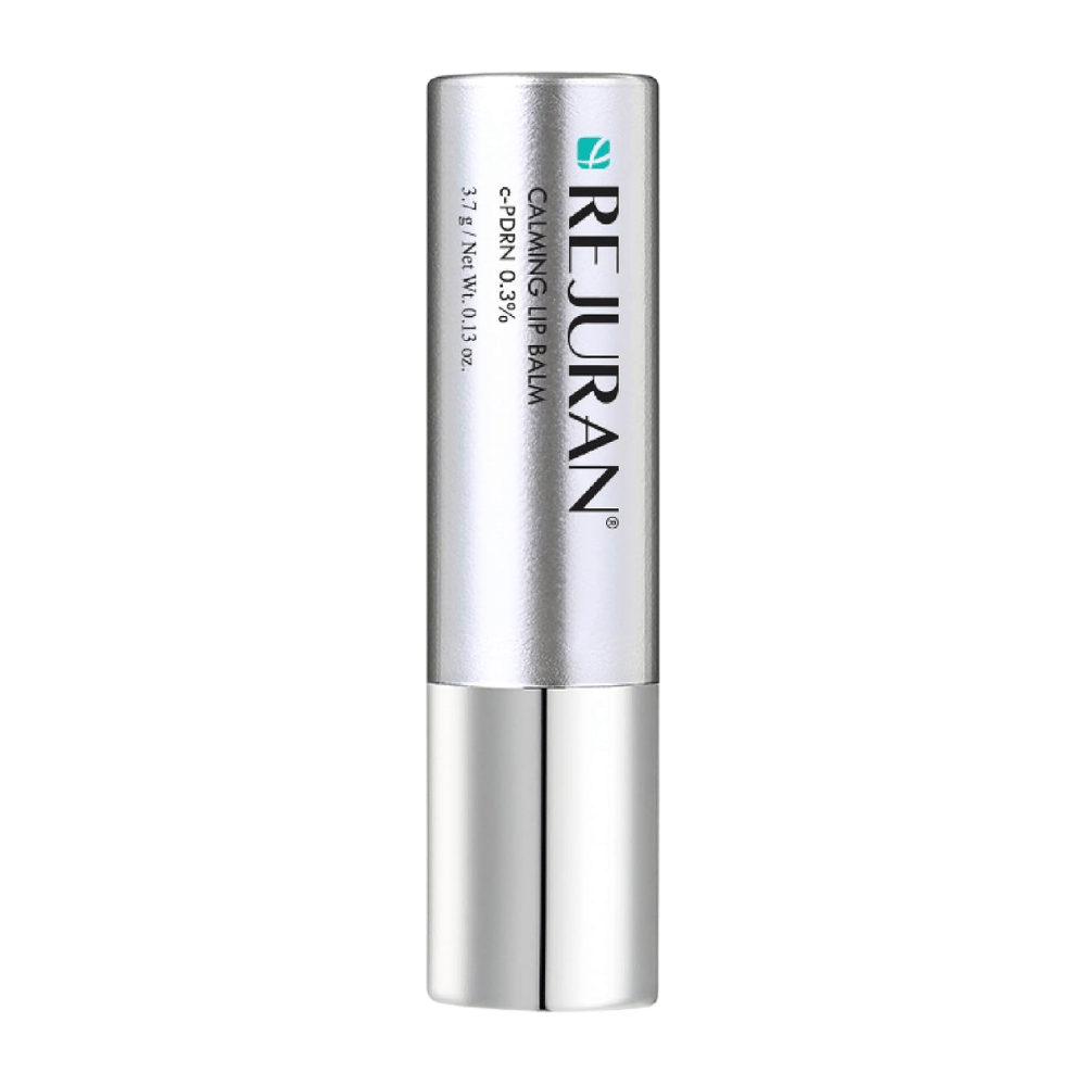4. Rejuran Calming Lip Balm 3,7g – bálsamo labial hidratante com C-PDRN sobre fundo branco
