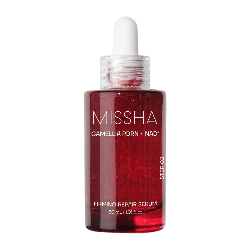 7. MISSHA Camellia PDRN NAD+ Firming Repair Serum 30 ml – frasco de vidro vermelho com conta-gotas e cápsulas vermelhas visíveis sobre fundo branco
