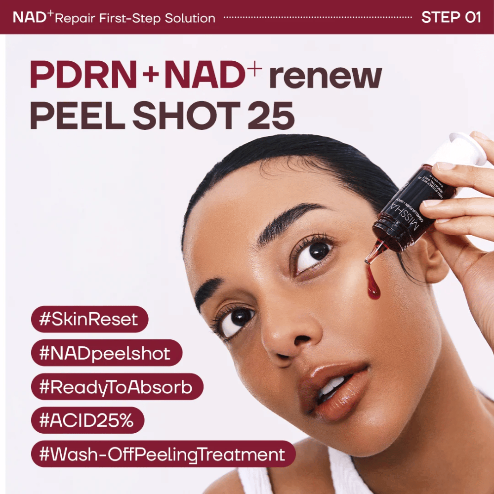 4. MISSHA Camellia PDRN NAD+ High-Potency Acid 25 Renew Peel Shot – modelo aplica peeling esfoliante na bochecha