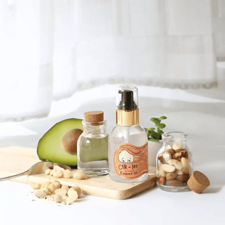 Elizavecca CER-100 Hair Muscle Essence Oil – óleo capilar coreano com abacate e óleos naturais que ajuda a hidratar, fortalecer e dar brilho ao cabelo seco e danificado.