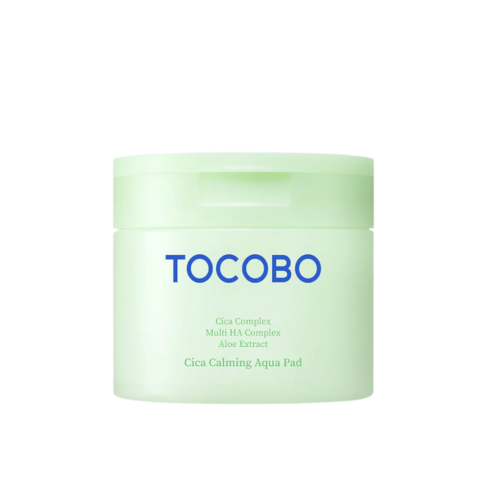 Imagem do produto de TOCOBO Cica Calming Aqua Pad sobre fundo branco. A embalagem é apresentada claramente, com foco no design e na informação do produto.