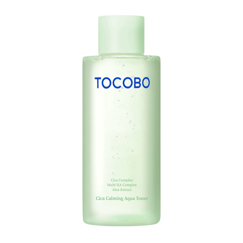 Imagem de produto recortada de TOCOBO Cica Calming Aqua Toner com um design minimalista em verde-claro que realça a sensação pura e calmante do produto.