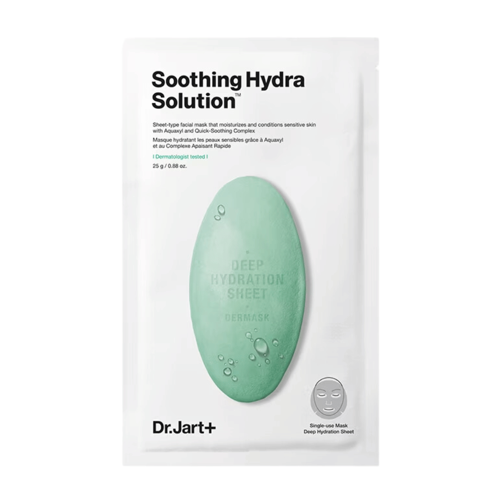 Uma embalagem da máscara facial "Soothing Hydra Solution" de Dr.Jart+, profundamente hidratante, com um design em forma de gota d'água verde sobre um fundo branco. A máscara é um produto descartável destinado à hidratação profunda.