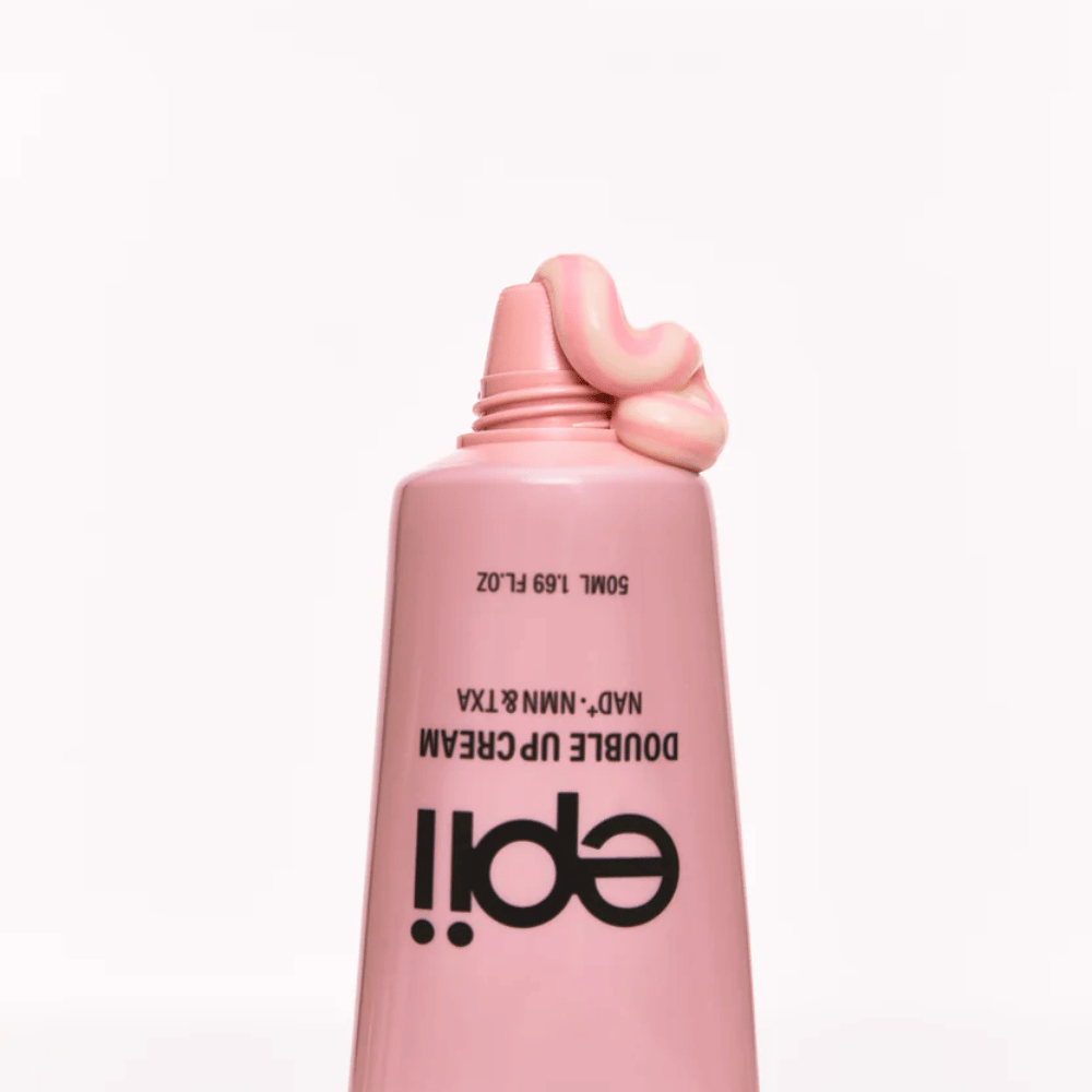 EPII Double Up Cream NAD+, NMN & TXA com textura cremosa que hidrata, melhora a luminosidade da pele e contribui para um tom de pele mais uniforme.