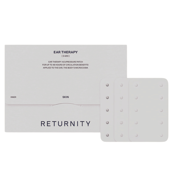 RETURNITY Ear Therapy Acupressure Patch 30pcs (3-Mix) com embalagem e três tipos diferentes de adesivos de acupressão. O conjunto contém várias opções para acupressão auricular personalizada e utilização diária.