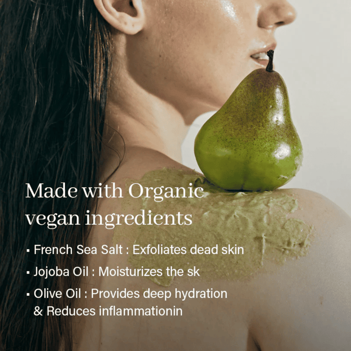 Arencia esfoliante corporal aplicado na pele com inspiração de ingredientes de pera. Esfoliante com sal marinho e óleos nutritivos que remove células mortas.