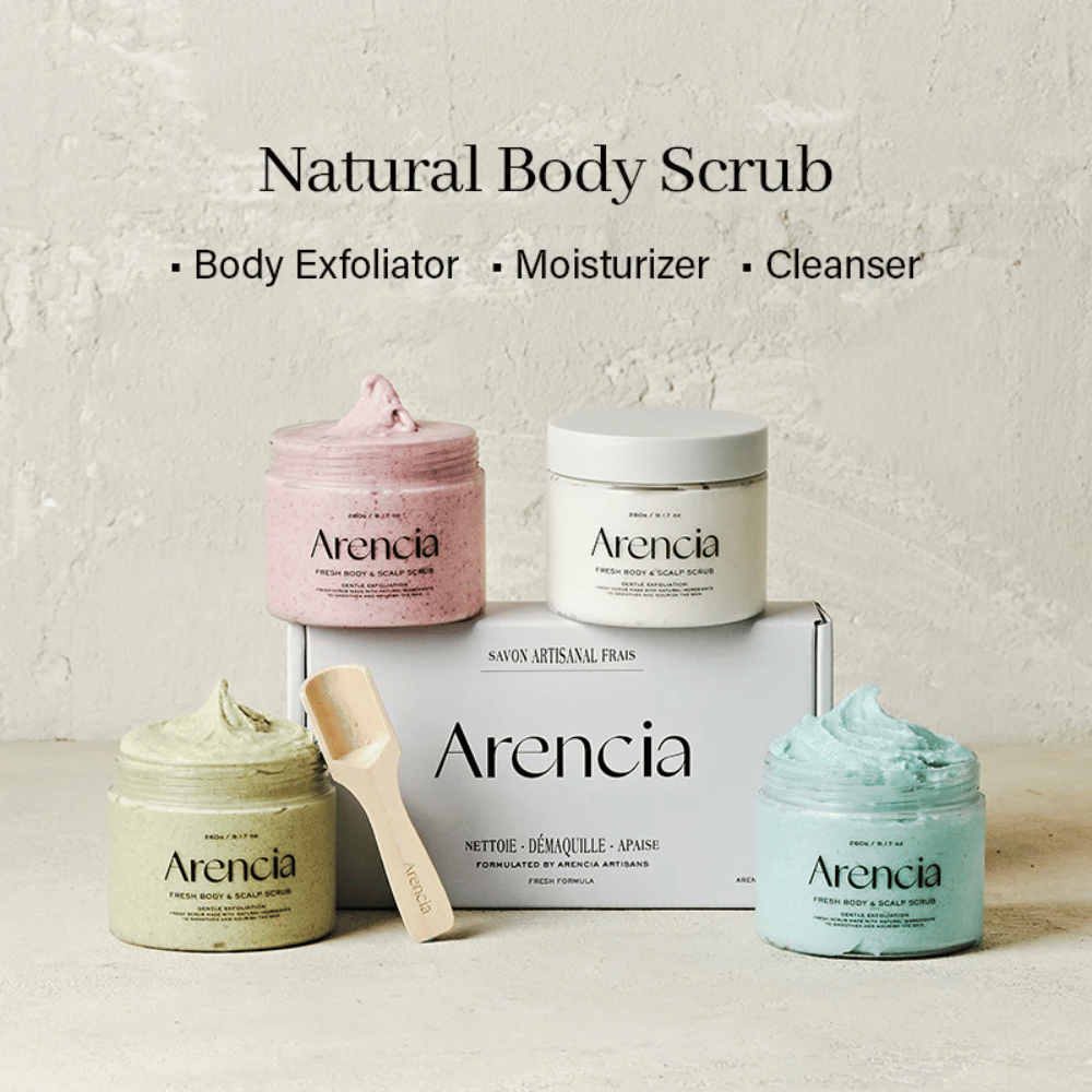 Arencia Fresh Cloud Body & Scalp Scrub em várias versões expostas juntas. Esfoliante corporal e de couro cabeludo vegano que limpa, esfolia e hidrata.