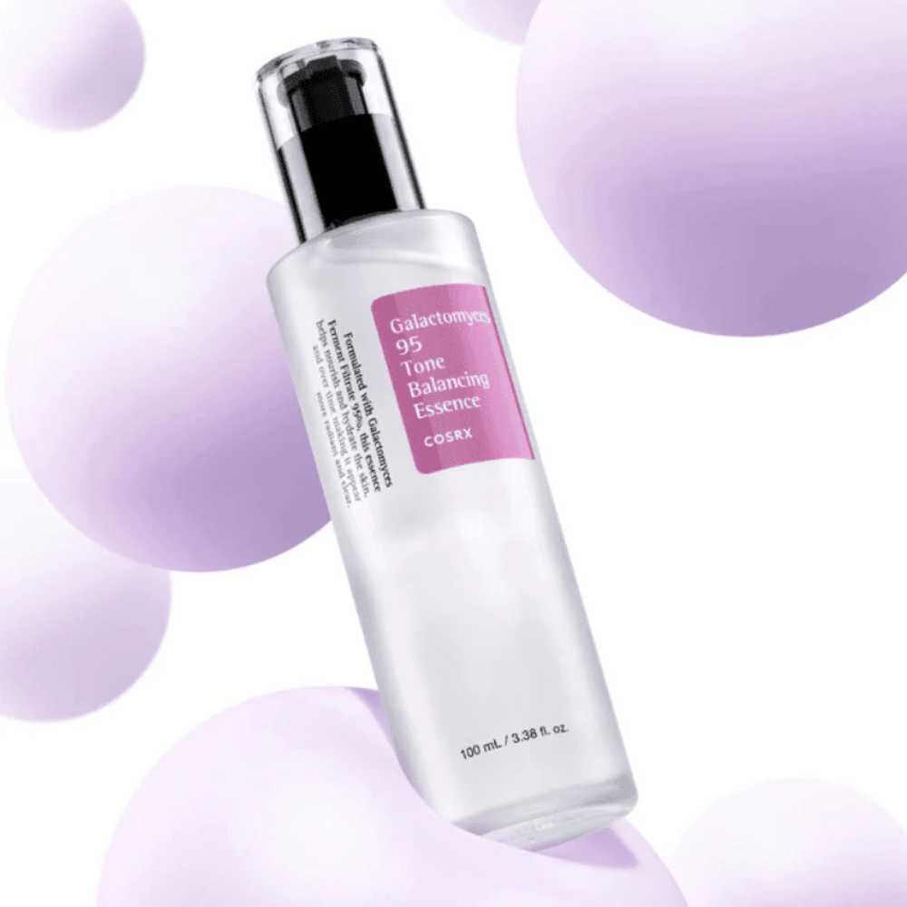 COSRX Galactomyces 95 Tone Balancing Essence em frasco transparente com rótulo roxo. A essência proporciona brilho, equilibra o tom da pele e melhora a textura da pele.