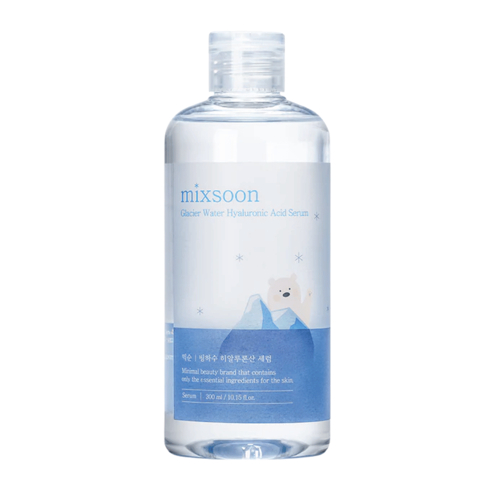 Mixsoon Glacier Water Hyaluronic Acid Serum em garrafa transparente com etiqueta azul e motivo de urso polar, vista de frente contra um fundo branco.