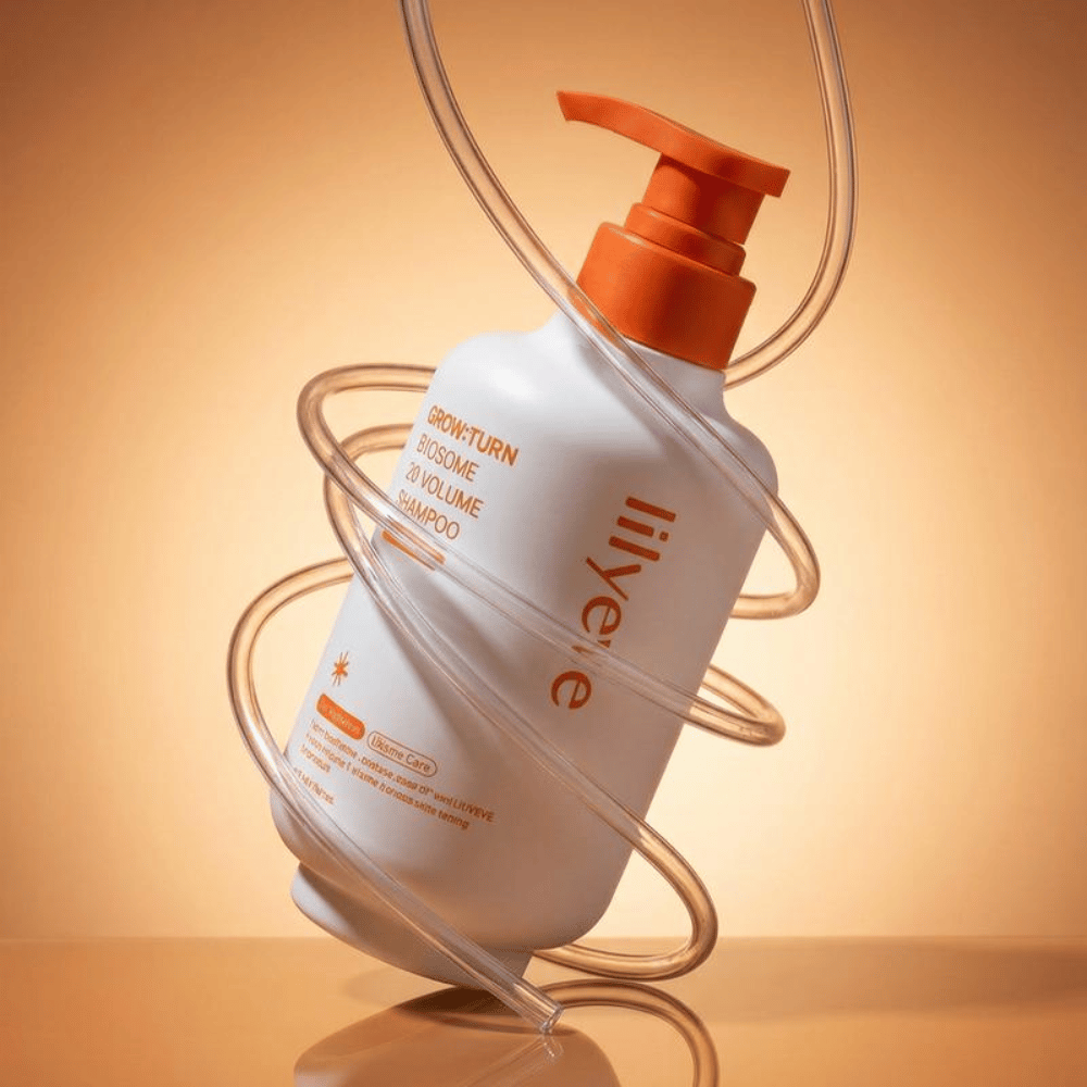 LILYEVE Grow:Turn Exosome 3D Volume Shampoo com design moderno e frasco com doseador para utilização fácil