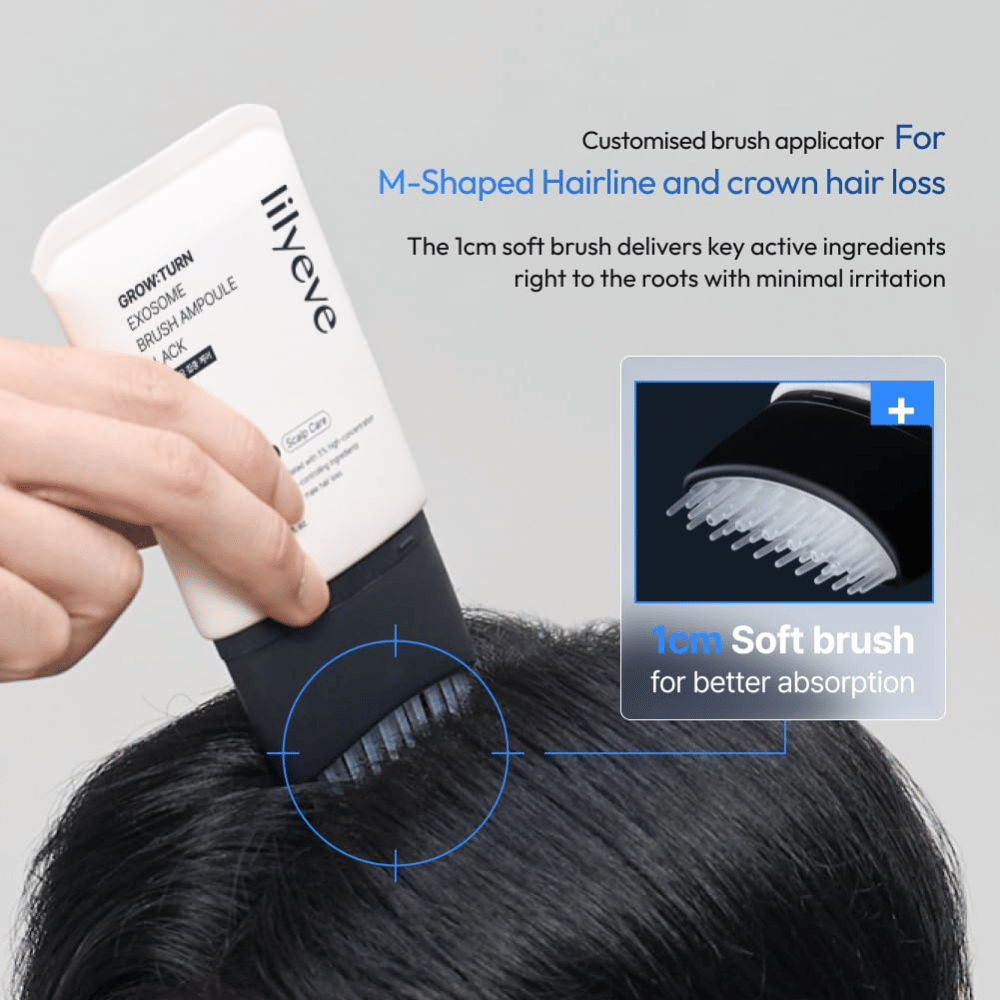 Pessoa a aplicar LILYEVE Grow:Turn Exosome Brush Ampoule Prime diretamente no couro cabeludo com o aplicador de escova macia integrado. A imagem mostra como a fórmula chega às raízes do cabelo para um cuidado direcionado em caso de queda de cabelo e cabelo mais fino.