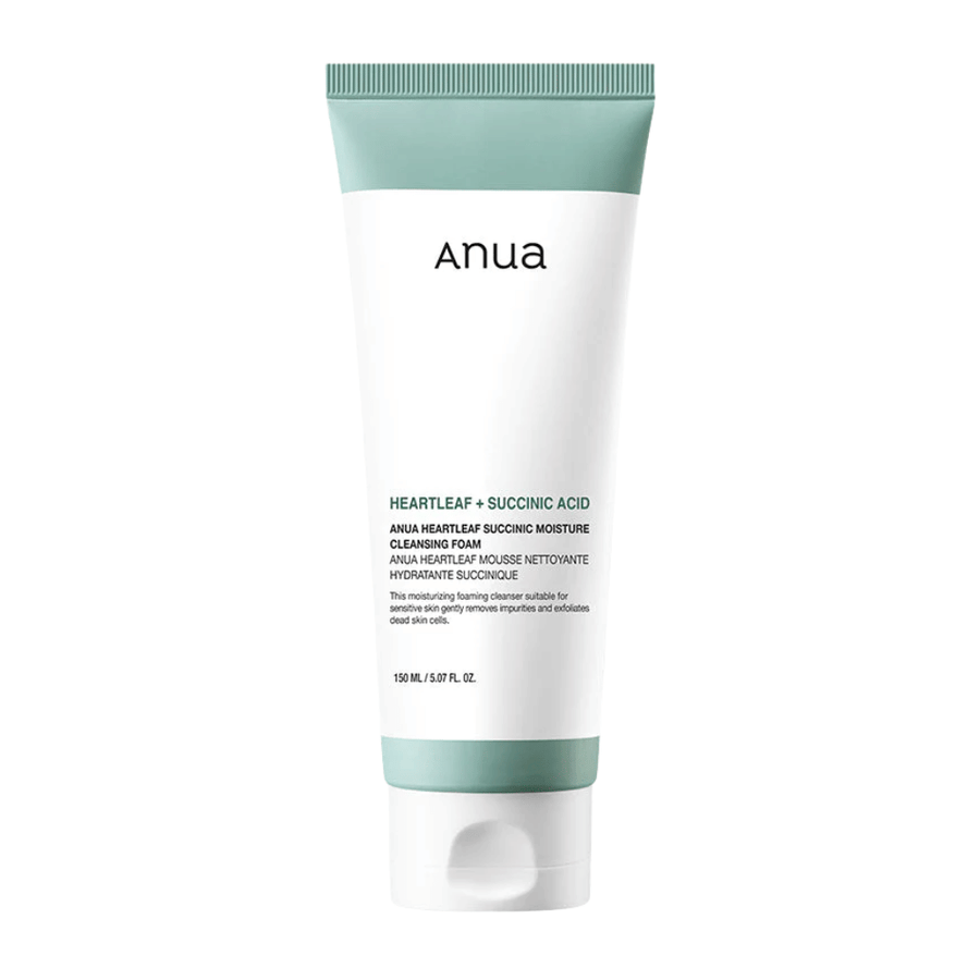 Frilagd produktbild mot neutral bakgrund som visar Anua Heartleaf + Succinic Acid Moisture Cleansing Foam i detalj. Bilden fokuserar på produktens förpackning, storlek och design för en tydlig produktpresentation.