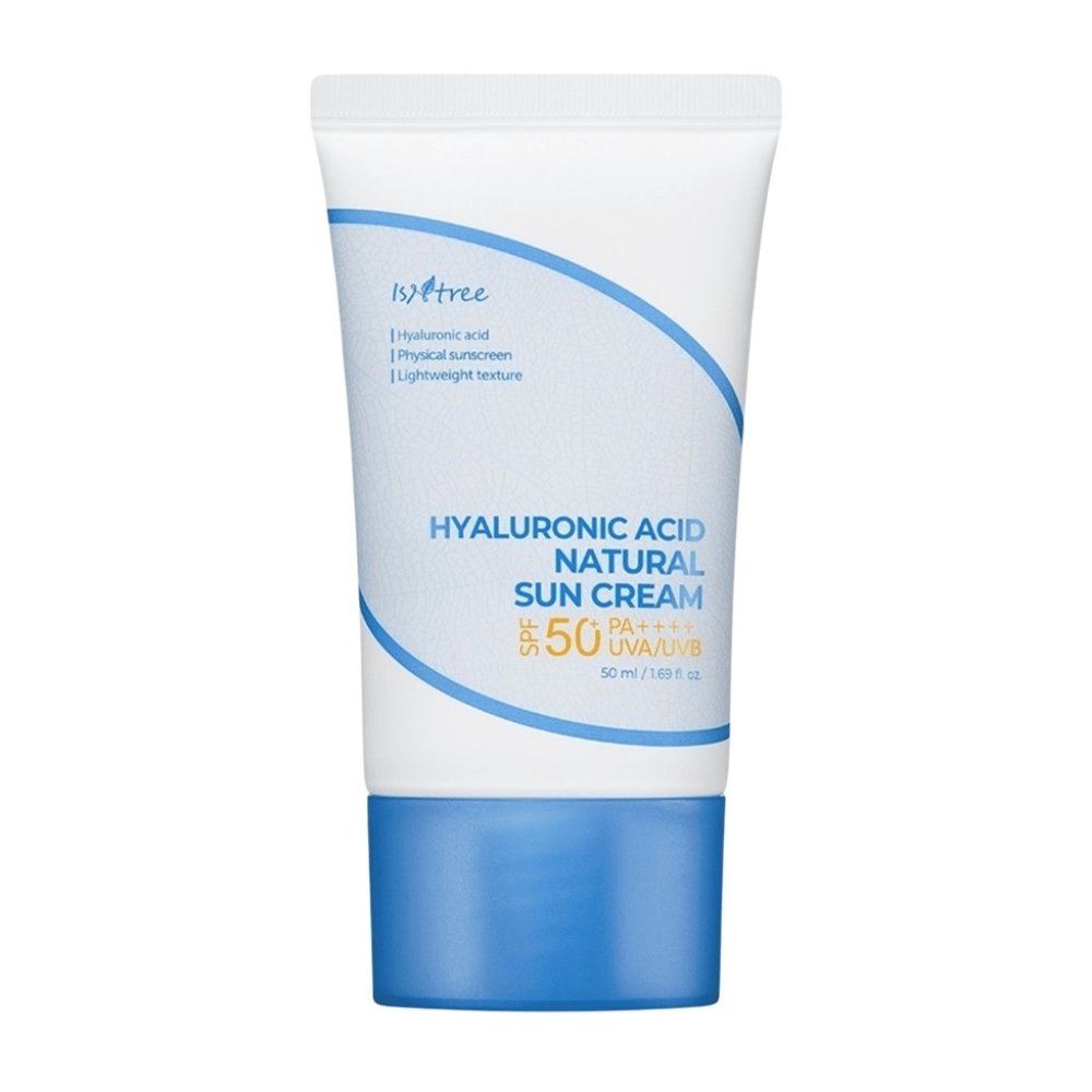 Isntree Hyaluronic Acid Natural Sun Cream com SPF50+ PA++++ protege contra UVA/UVB, hidrata com ácido hialurônico e é adequado para pele sensível graças à sua fórmula leve, física e não comedogênica.