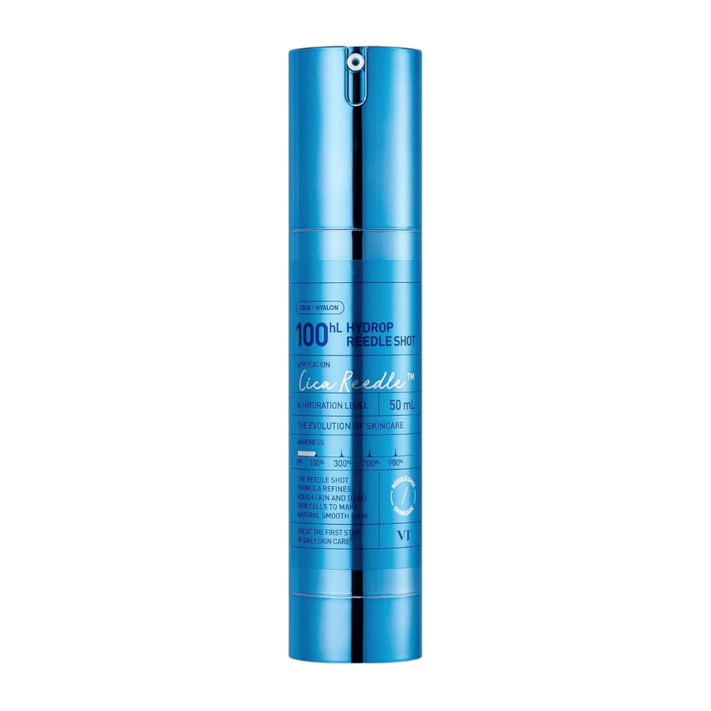 Garrafa cilíndrica azul VT Cica Hyalon Hydrop Reedle Shot 100hL, 50 ml, com bomba e detalhes prateados, em pé contra fundo branco.