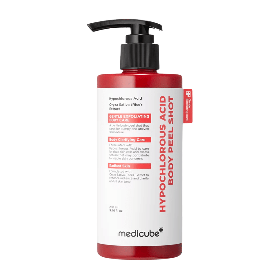 Imagem de produto recortada de Medicube Hypochlorous Acid Body Peel Shot em frasco doseador vermelho para cuidado corporal esfoliante e hidratação da pele áspera.