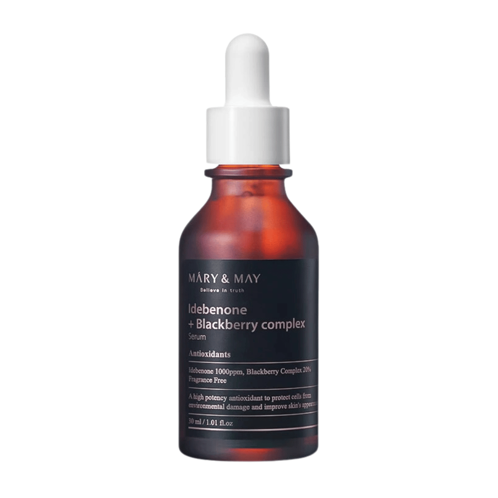 Imagem de MARY & MAY Idebenone + Blackberry Complex Serum em uma elegante garrafa de vidro escuro. O sérum contém 1000 ppm de idebenona e 20% de complexo de amora, proporcionando poderosos antioxidantes para proteger a pele de danos ambientais e melhorar sua aparência. O design da garrafa destaca a qualidade e eficácia do produto.