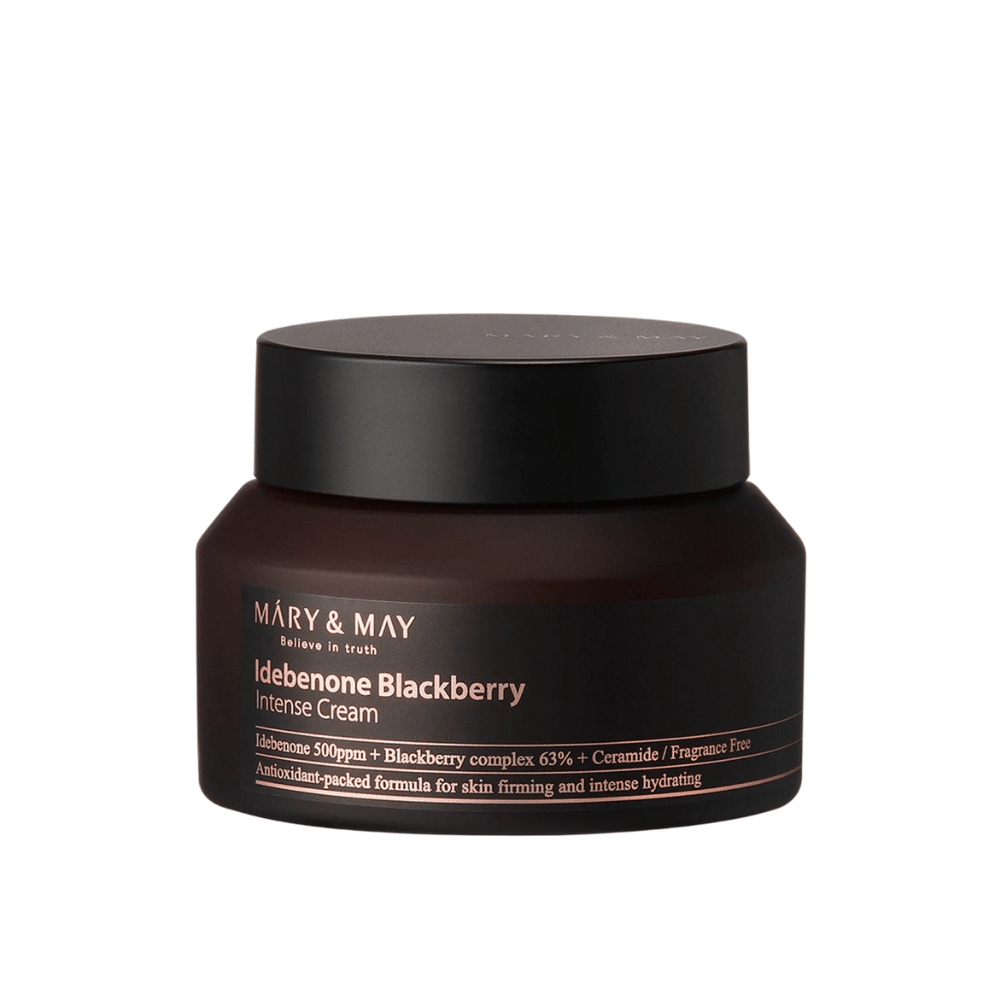 Um frasco de MARY & MAY Idebenone Blackberry Intense Cream. Este creme contém 500 ppm de idebenona, 63% de complexo de amora e ceramidas, projetado para proporcionar hidratação intensa e firmeza à pele. Fórmula enriquecida com antioxidantes e sem fragrância.