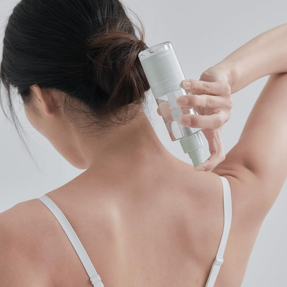 celimax Ji Woo Gae Heartleaf BHA Body Mist aplica-se nas costas e no pescoço