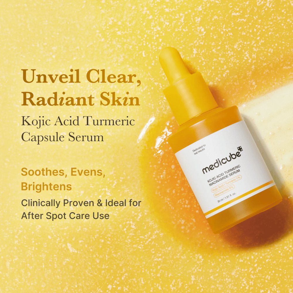 Imagem de campanha de Medicube Kojic Acid Turmeric Niacinamide Serum com uma forte paleta de amarelos que destaca glow, luminosidade e propriedades de melhoria da pele. O foco está em acalmar a pele, uniformizar o tom de pele e proporcionar um aspeto mais claro após os cuidados pós-acne.