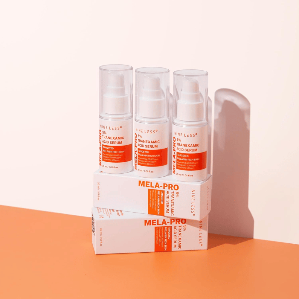 Três NINE LESS MELA-PRO 5% Tranexamic Acid Serum 30 ml, sérum iluminador com niacinamida e glutationa para pele rica em melanina.