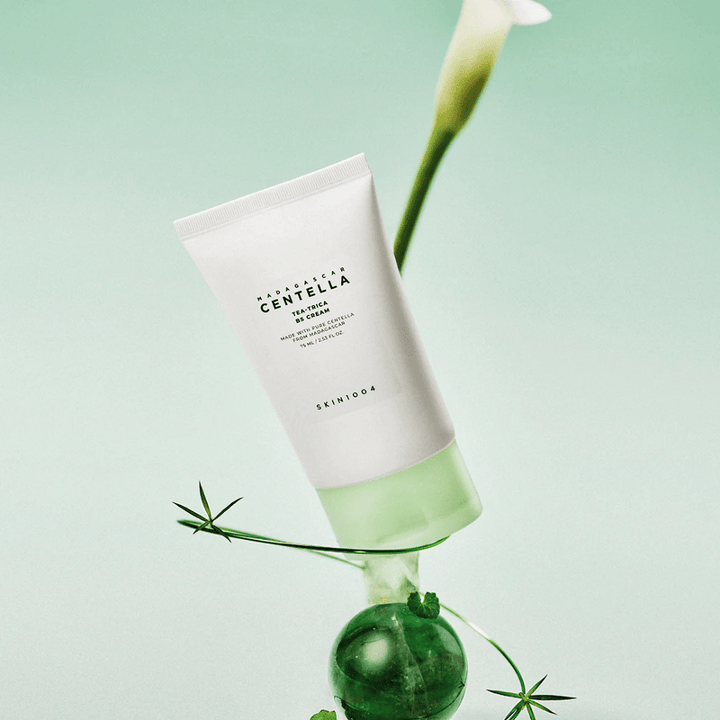 Creme facial para pele com problemas com complexo Tea-Trica que ajuda a reduzir borbulhas e a restaurar o equilíbrio da pele