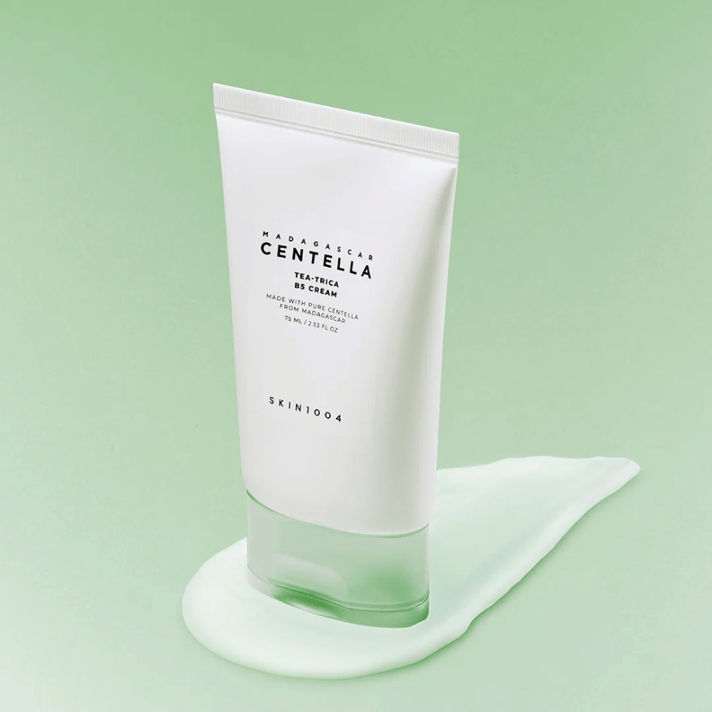 Creme facial hidratante com pantenol e centella que fortalece a barreira cutânea e proporciona um efeito calmante na pele sensível