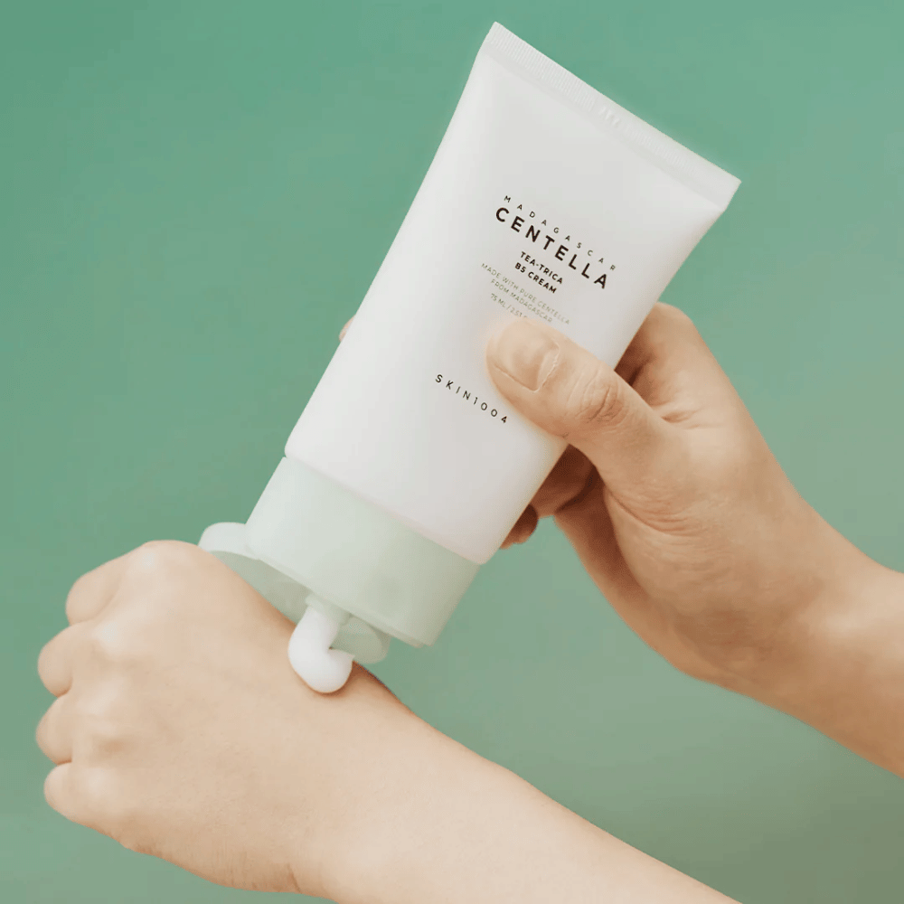 Creme facial hidratante de SKIN1004 com Tea-Trica e B5 que ajuda contra a acne, vermelhidão e pele sensível