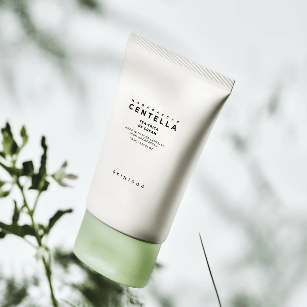 SKIN1004 Madagascar Centella Tea-Trica B5 Cream creme facial com centella asiatica e pantenol que acalma a pele irritada e fortalece a barreira cutânea