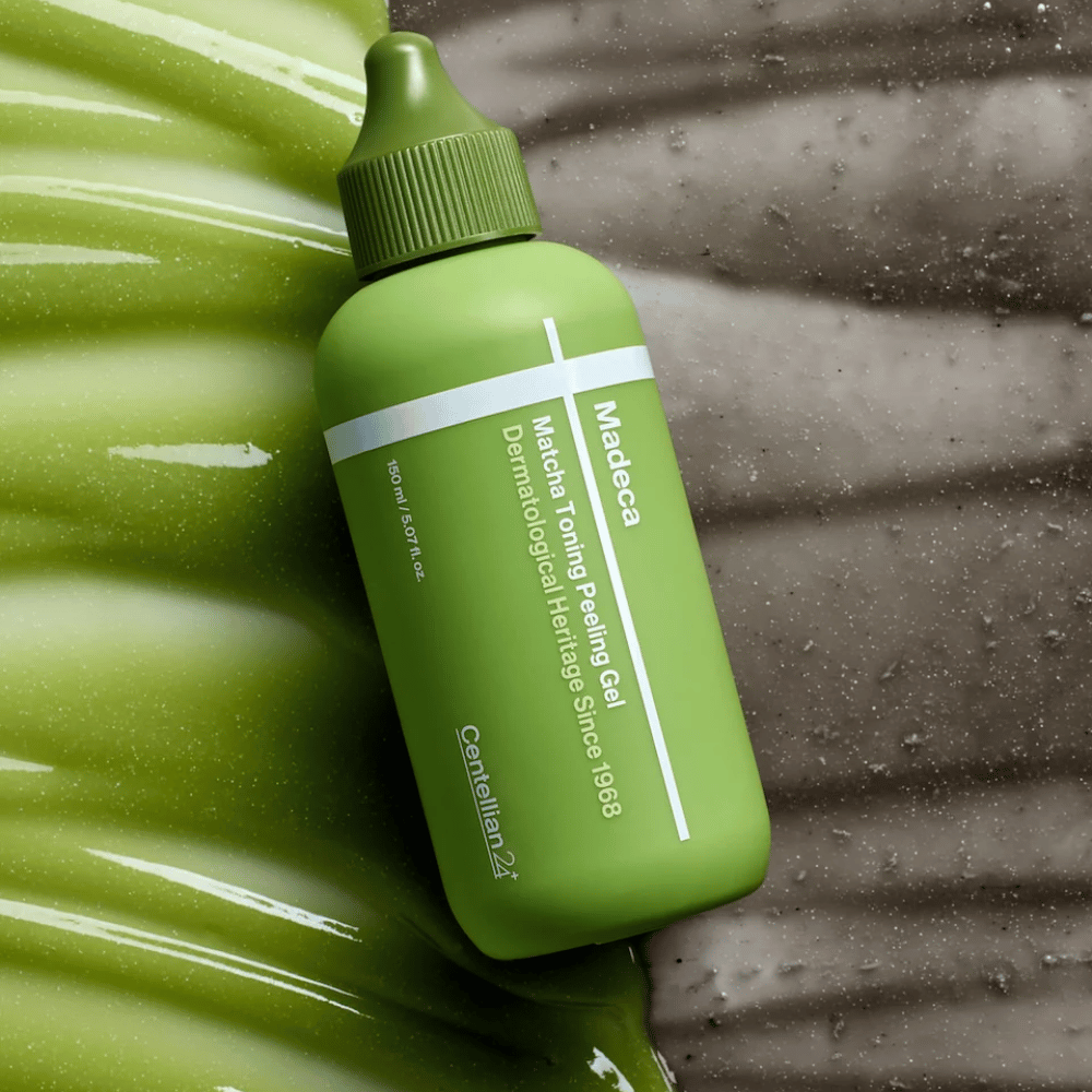 Centellian24 Madeca Matcha Toning Peeling Gel – coreano peeling gel com matcha que ajuda a esfoliar a pele suavemente, remover células mortas e proporcionar um tom de pele mais claro e uniforme.