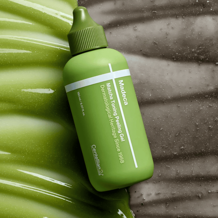 Centellian24 Madeca Matcha Toning Peeling Gel – coreano peeling gel com matcha que ajuda a esfoliar a pele suavemente, remover células mortas e proporcionar um tom de pele mais claro e uniforme.