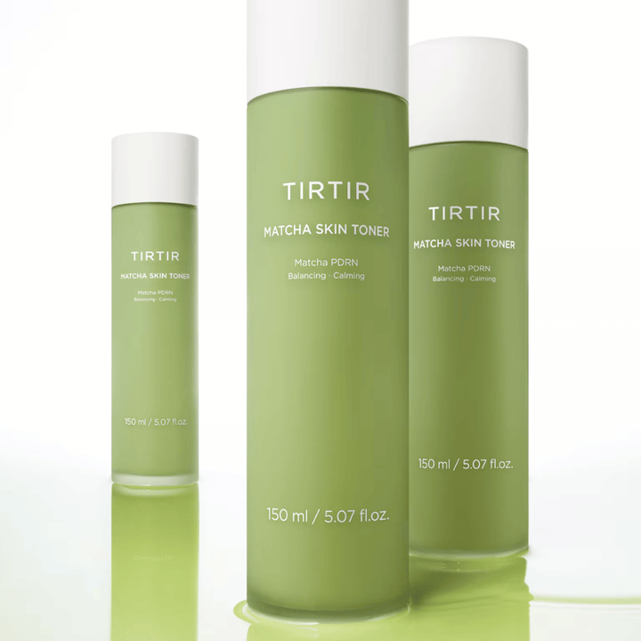 TIRTIR Matcha Skin Toner tónico facial com matcha que hidrata em profundidade, fortalece a barreira cutânea e proporciona um brilho equilibrado.