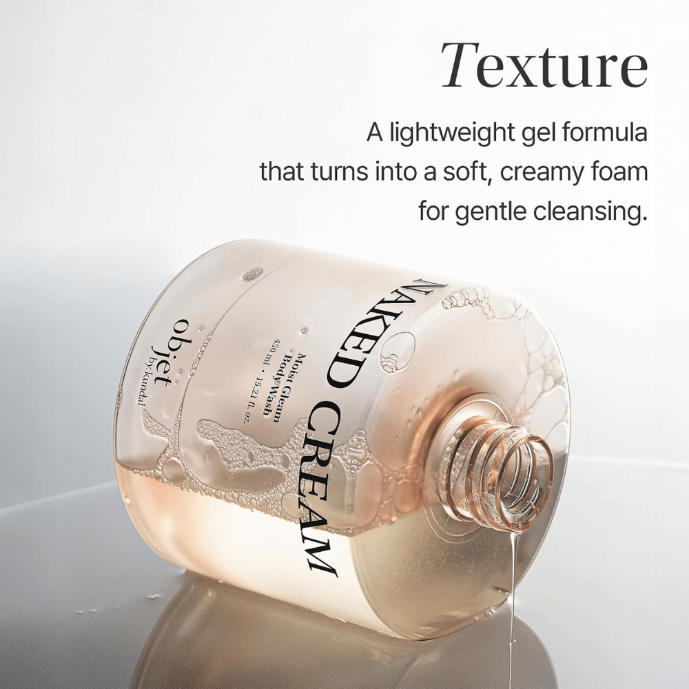 Objet by KUNDAL Moist Gleam Body Wash – textura leve em gel que se transforma numa espuma suave e cremosa durante a limpeza.