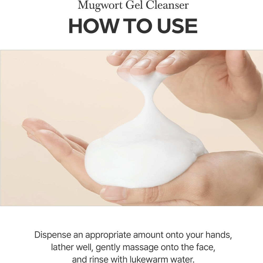 I'm From Mugwort Gel Cleanser 150 ml com instruções de utilização. Mãos mostram como o gel de limpeza faz espuma até se transformar numa espuma branca e suave.