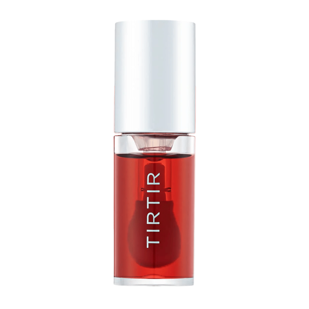 TIRTIR My Glow Lip Oil em tom vermelho translúcido com tampa prateada, mostrado de frente contra um fundo branco.