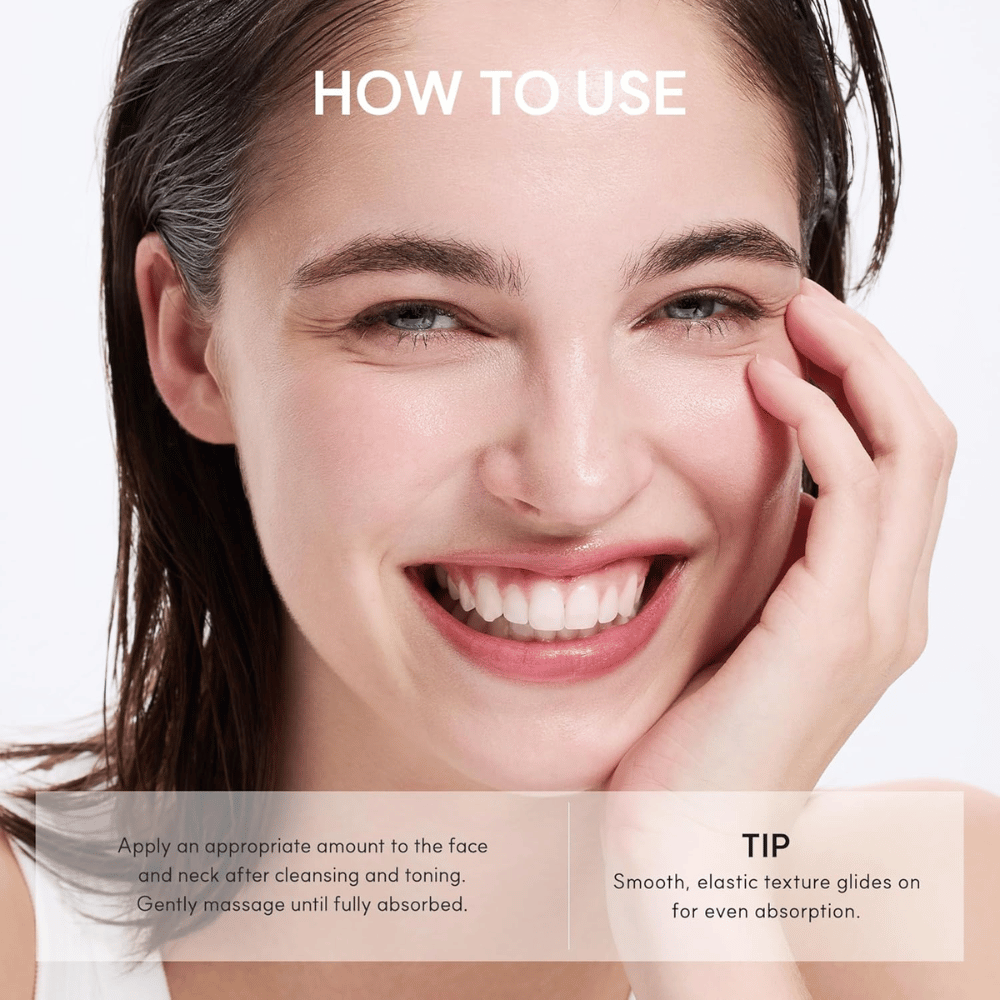 Arencia NAD+ Booster Shot – aplicação de creme facial hidratante no rosto e pescoço após a limpeza e o tónico.