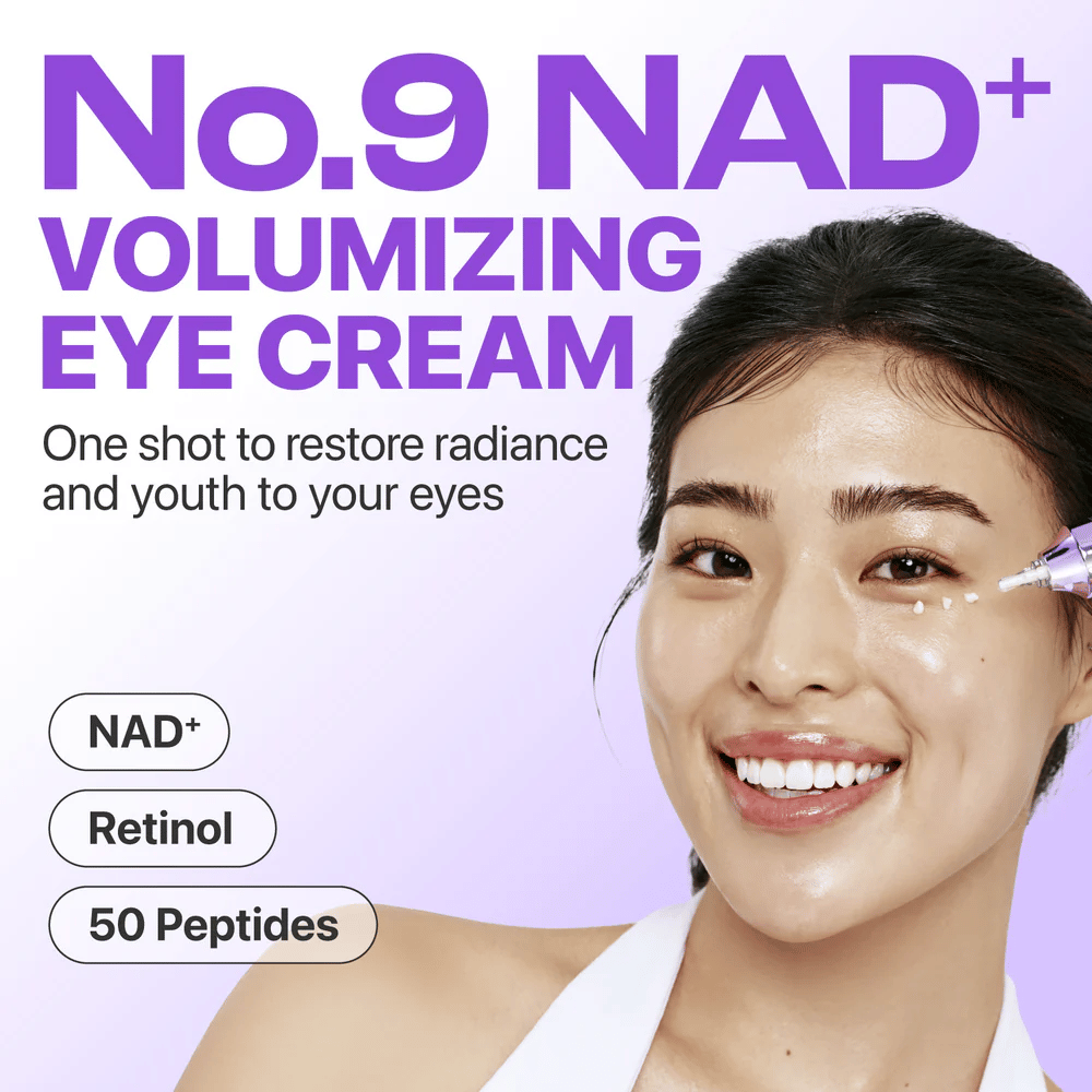 No.9 NAD+ Retinol Volumetox Eye Cream apresentado como um creme para os olhos volumizador que restaura o brilho e a aparência jovem ao redor dos olhos.