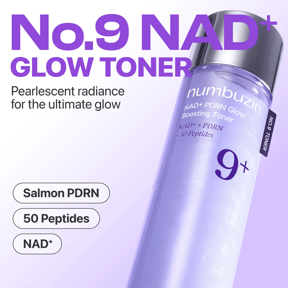 Imagem do produto Numbuzin No.9 NAD+ Glow Toner em frasco roxo. Texto: “Brilho perolado para o brilho máximo” com ingredientes Salmão PDRN, 50 Peptídeos, NAD+.