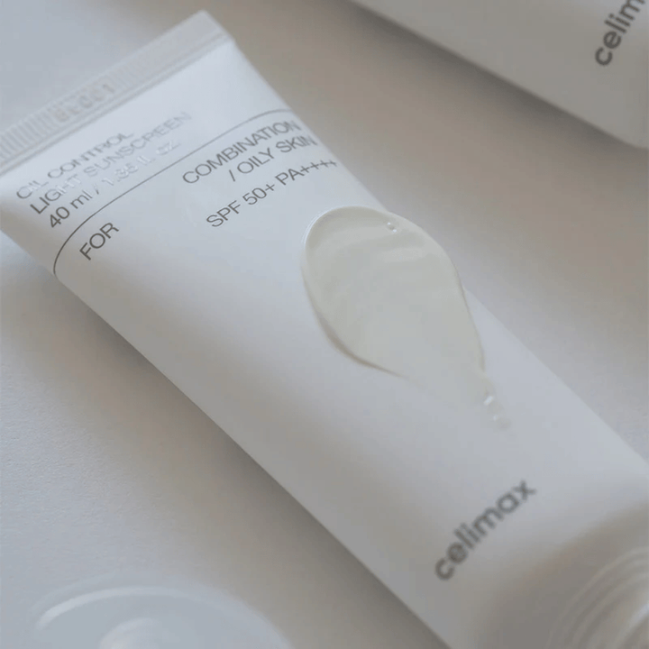 Celimax Oil Control Light Sunscreen SPF 50+ PA++++ com textura leve de gel-creme que é rapidamente absorvida e deixa a pele hidratada sem sensação pegajosa