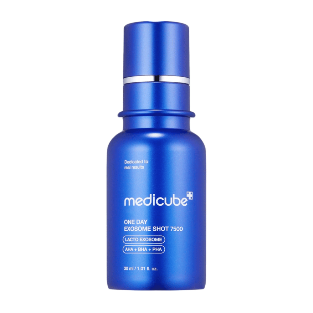 Medicube One Day Exosome Shot 7500 é uma ampola avançada enriquecida com Lacto Exosome e AHA, BHA, PHA para cuidados intensivos da pele. Projetada para melhorar a textura da pele e reduzir os poros visíveis. Adequada para usuários experientes com uma concentração de 7.500 PPM.