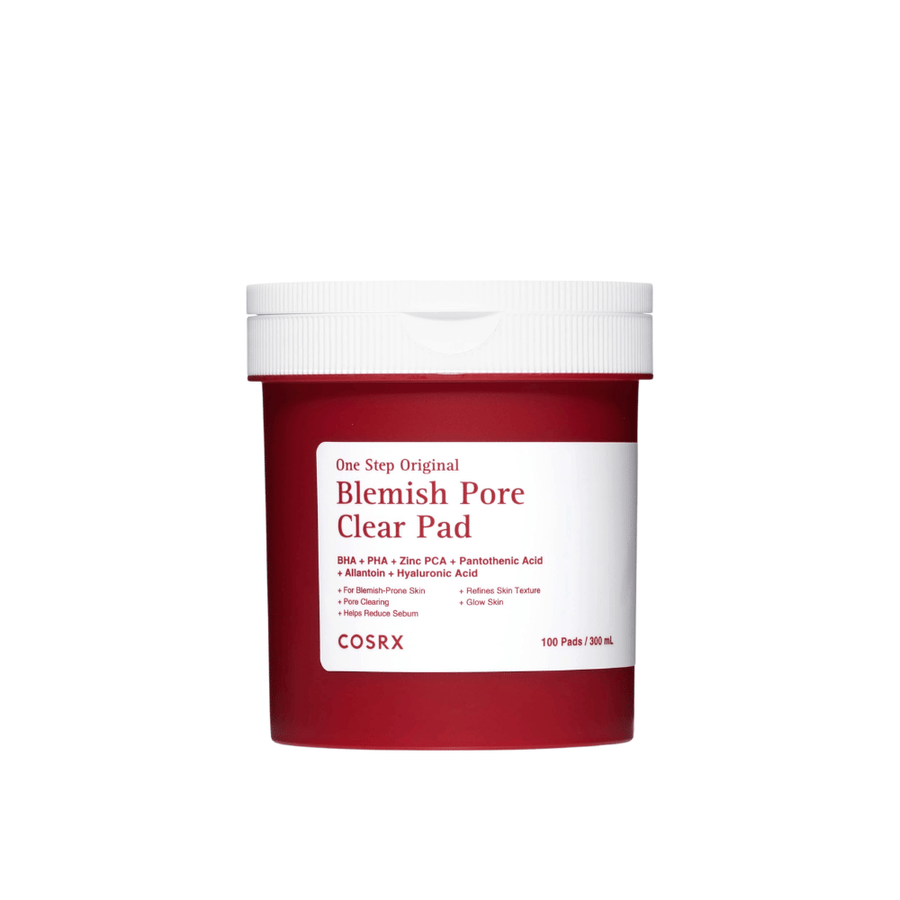 Imagem de produto recortada de COSRX One Step Original Blemish Pore Clear Pad em embalagem vermelha e branca sobre um fundo claro.
