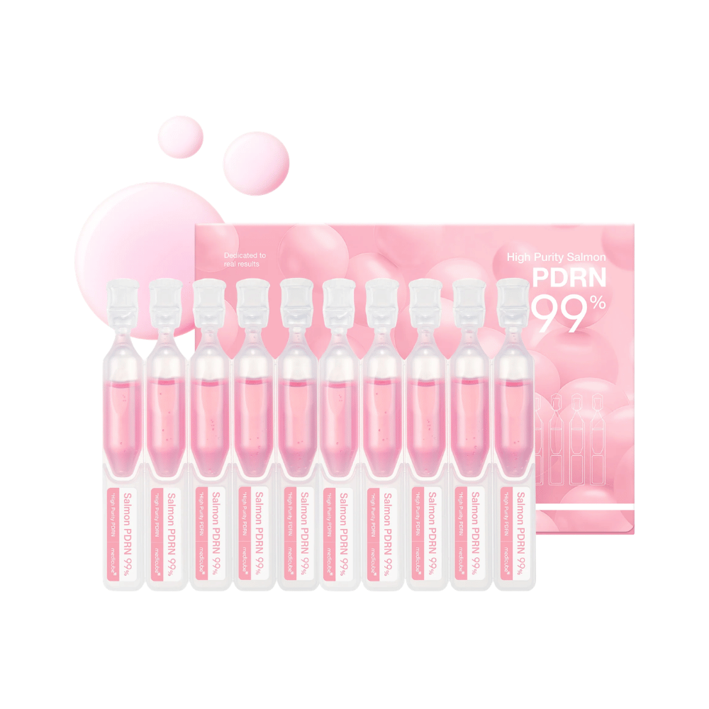 Medicube PDRN Pink One Day Serum Set com dez ampolas individuais e embalagem do produto. O conjunto contém sérum com 99 % de PDRN de salmão altamente purificado para hidratação, luminosidade e cuidado diário da pele.
